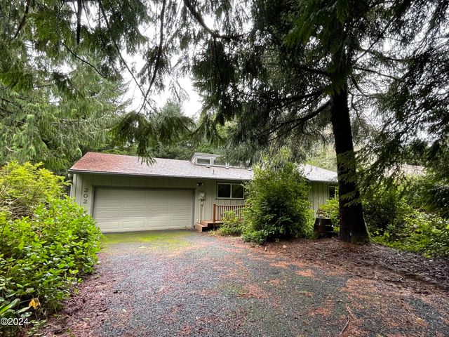 202 SW The Pines Dr, Depoe Bay, OR 97341