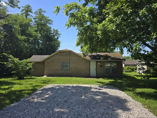1101 E  Frederick St, Independence, MO 64050