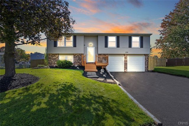5315 Teramo Cir, Clay, NY 13041