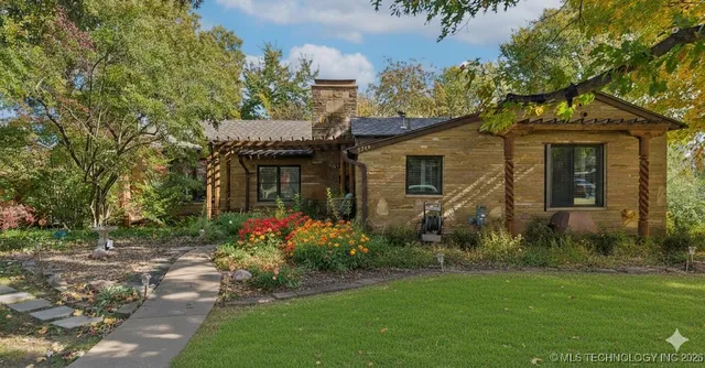 2547 S  College Ave, Tulsa, OK 74114