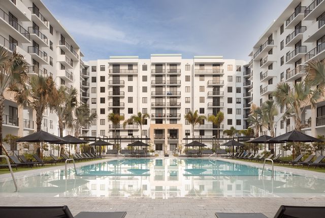 11200 Biscayne Blvd #236, Miami, FL 33181