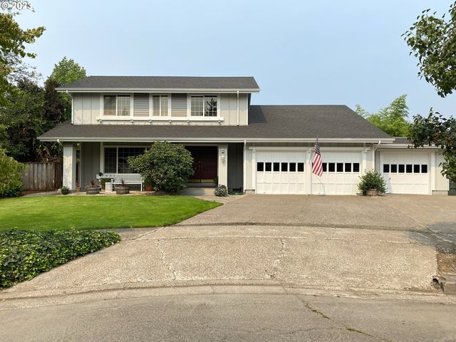 6566 E St, Springfield, OR 97478