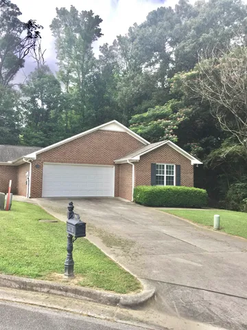 1725 Creek Cir SE, Cullman, AL 35055