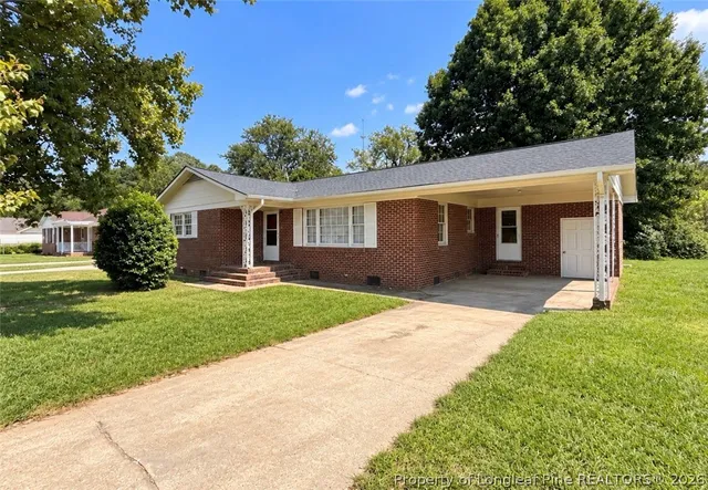 16941 Wagram Rd, Laurinburg, NC 28352