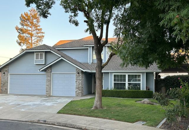 1102 Whispering Pines Dr, Turlock, CA 95382