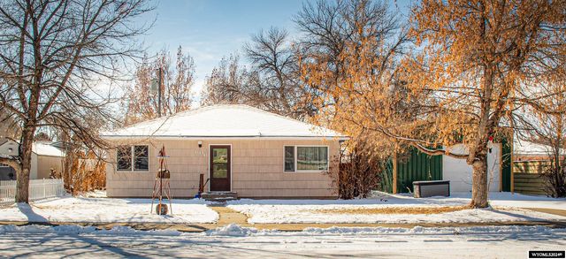 606 Holly Ave, Worland, WY 82401