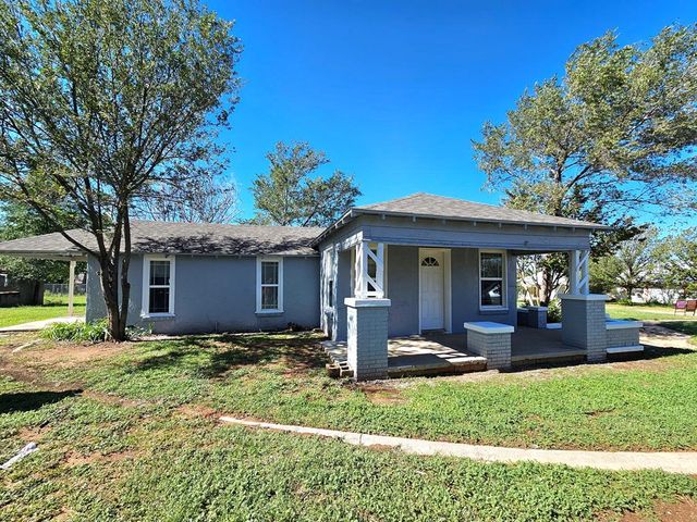 1908 Bristol Dr, Sweetwater, TX 79556