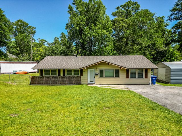 2026 Ruth St, Leesville, LA 71446