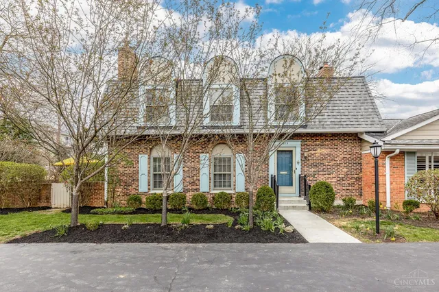 3675 Traskwood Cir, Cincinnati, OH 45208