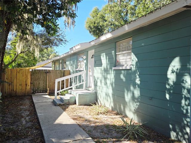 8204 N  13th St, Tampa, FL 33604