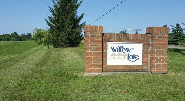 6369 Willow Lake Dr, Greenville, OH 45331