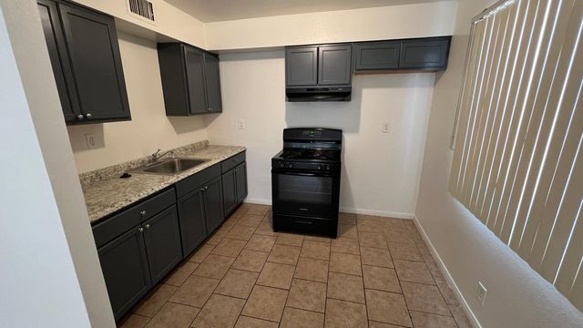 300 S  7th Ave #5, Barstow, CA 92311