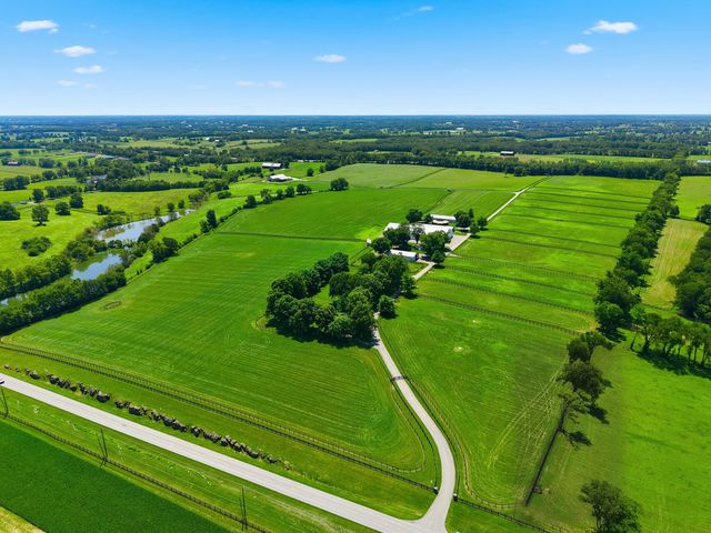 3945 W  Leestown Rd, Midway, KY 40347