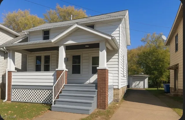 303 Iowa Ave, Lorain, OH 44052