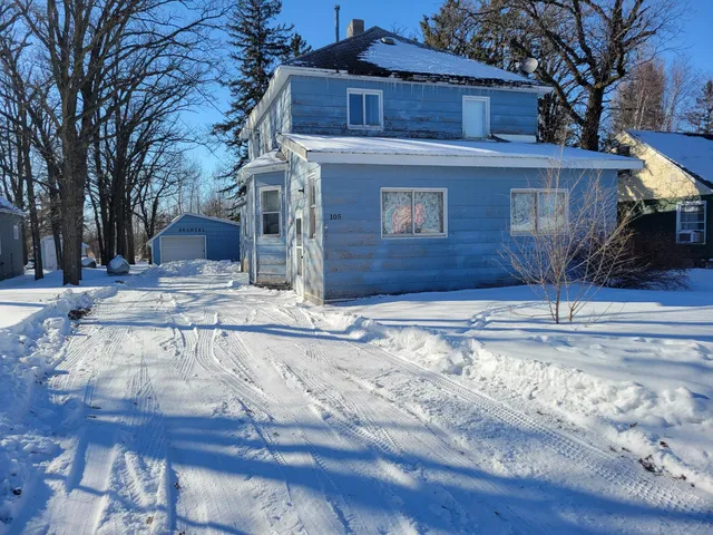105 2nd St N, Karlstad, MN 56732