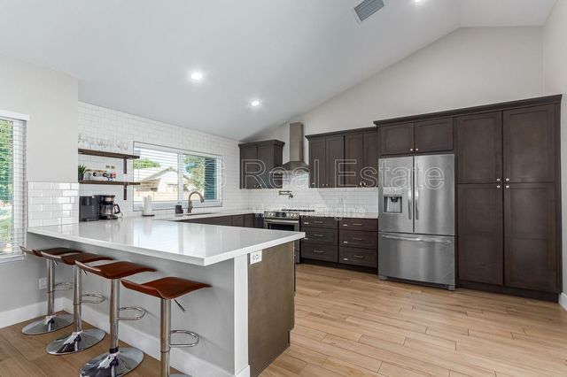19407 N  8th Ave, Phoenix, AZ 85027