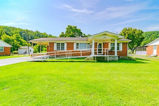 1541 E  College Ave, Stanton, KY 40380