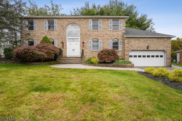 50 Kahl Rd, East Hanover, NJ 07936