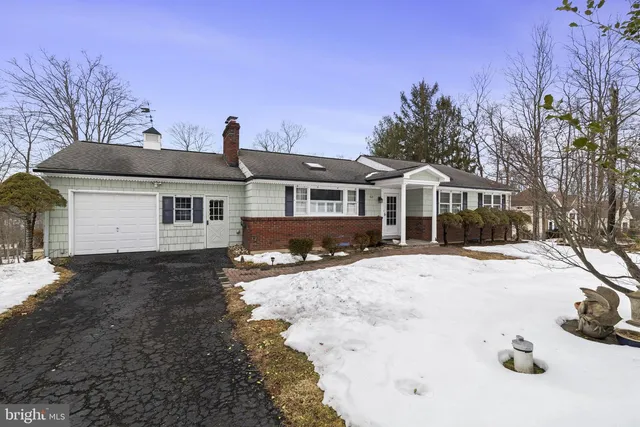 7021 Swagger Rd, New Hope, PA 18938