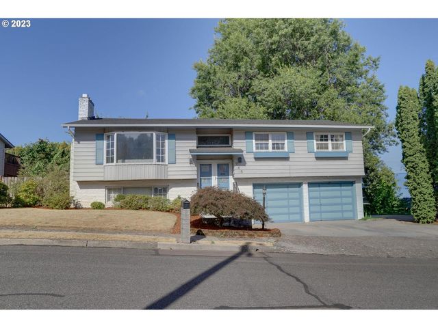 945 NW Riverview Ave, Gresham, OR 97030