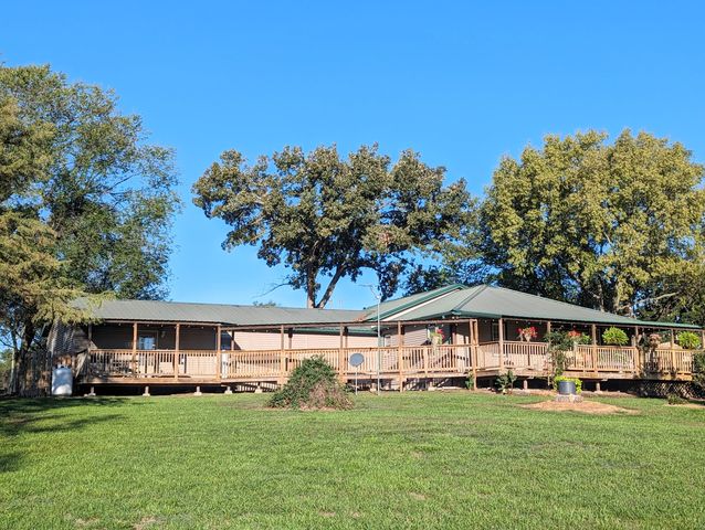 23244 3 County Road Road, Collins, MO 64738