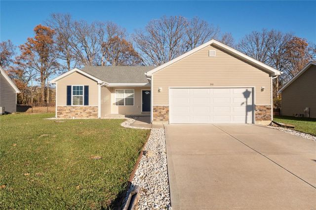 30 Round Table Ct, Winfield, MO 63389