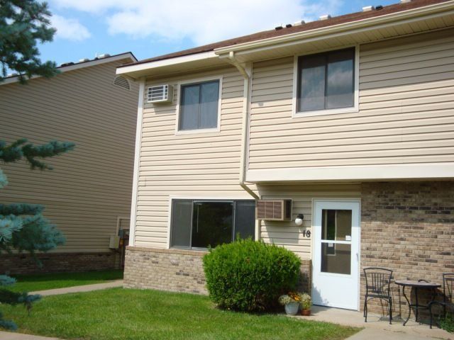 18 13th St E, Waconia, MN 55387