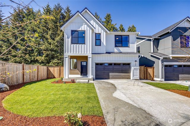 8756 Schoolway Place NW, Silverdale, WA 98383