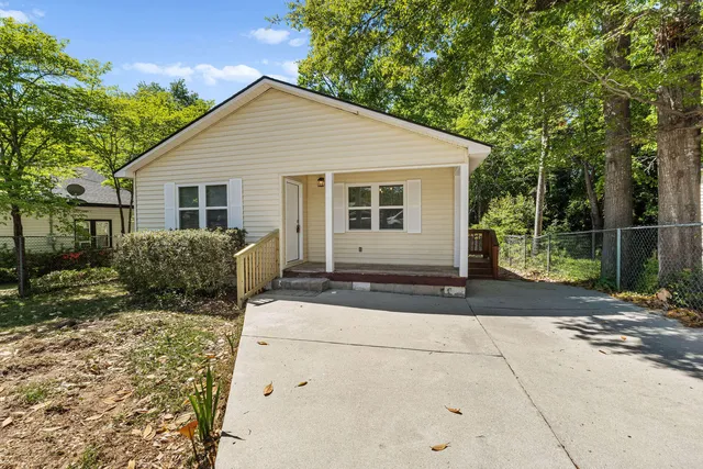 341 Greenville St NW, Aiken, SC 29801