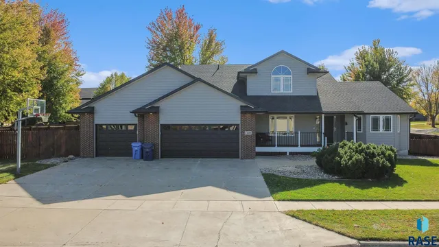 7409 W  Harvard Dr, Sioux Falls, SD 57106