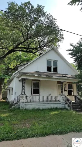 601 E  Jefferson St, Clinton, MO 64735