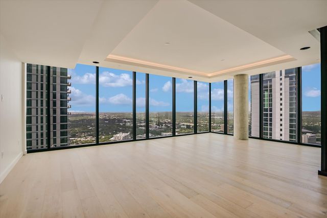 610 Davis St #4003, Austin, TX 78701