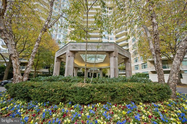 5610 Wisconsin Ave #1202, Chevy Chase, MD 20815