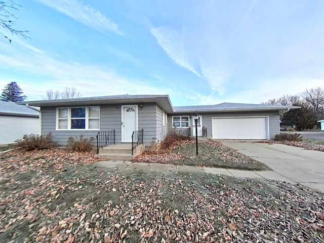 401 3rd St NW, New Richland, MN 56072