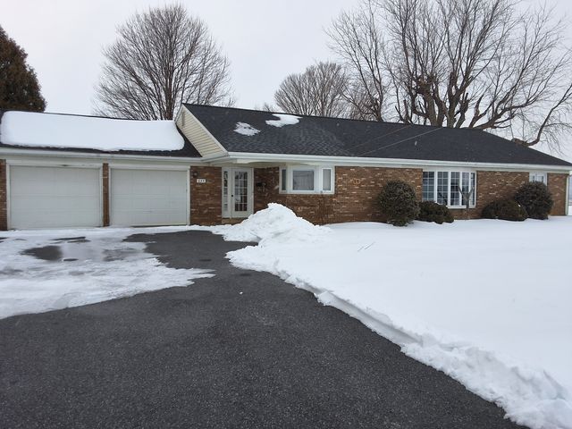 645 Peters Rd, New Holland, PA 17557