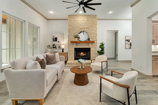 30 Rainbow Dr, Malakoff, TX 75148