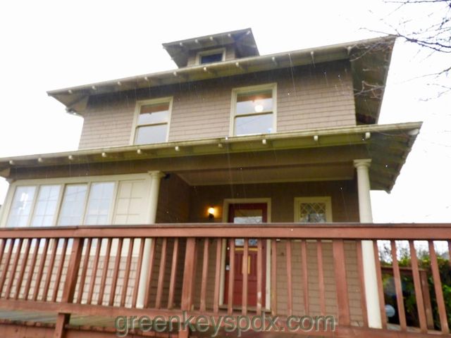 4104 SW View Point Ter, Portland, OR 97239
