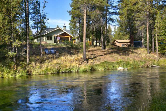 15014 River Loop Dr E, Bend, OR 97707