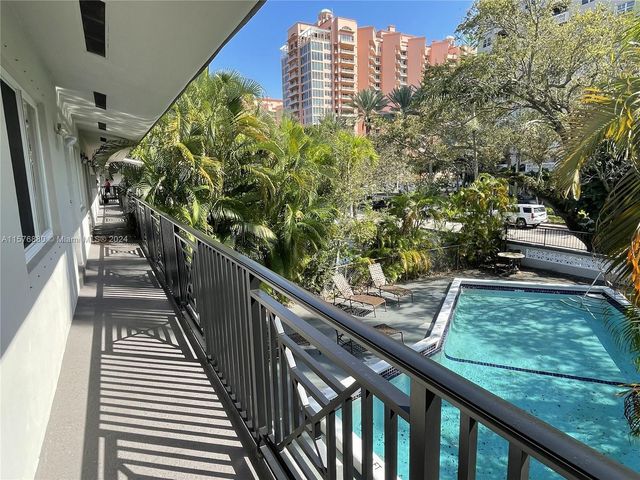 95 Edgewater Dr #207, Coral Gables, FL 33133