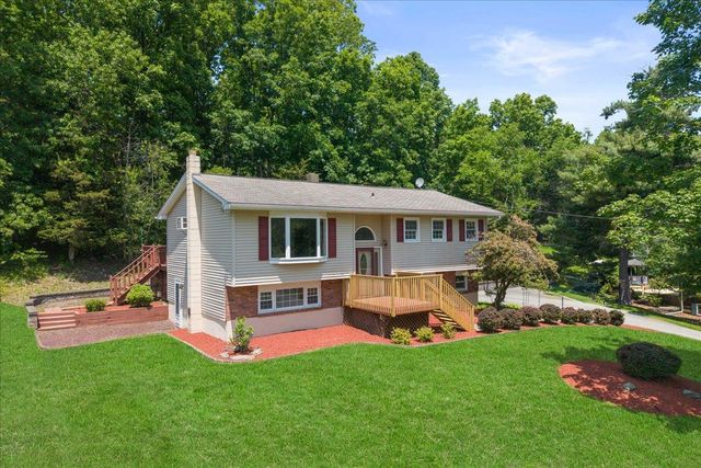 15 Mari Road, Chester, NY 10918