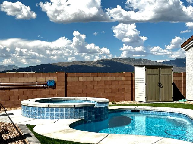 11104 S  Weismann Dr, Vail, AZ 85641