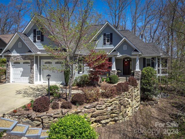 208 Millbrae Loop, Hendersonville, NC 28791