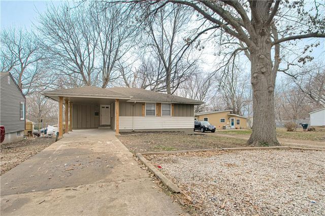 1402 S  Spring St, Independence, MO 64055