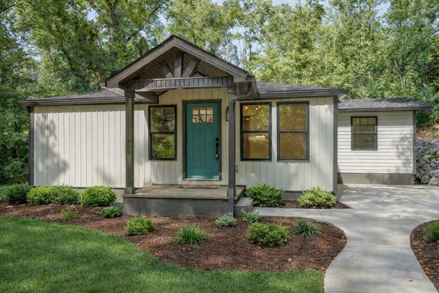 16 Proctor Dr, Clarksville, TN 37043