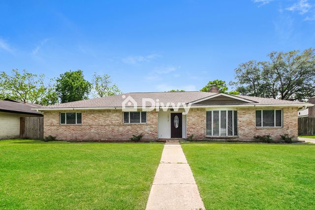16918 Townes Rd, Friendswood, TX 77546