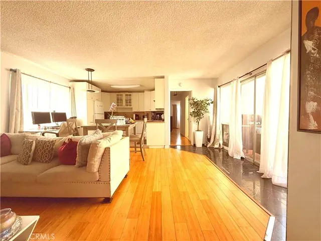 5300 Fairview Blvd #19, Los Angeles, CA 90056