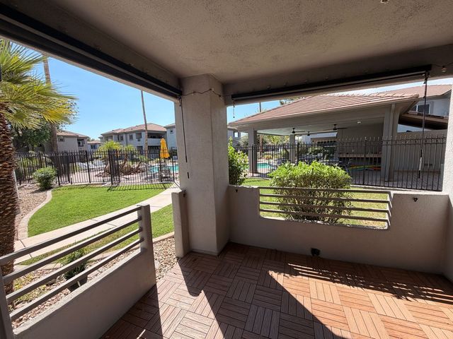 7401 W  Arrowhead Clubhouse Dr #1040, Glendale, AZ 85308