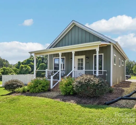 24 Cottage Ct, Granite Falls, NC 28630