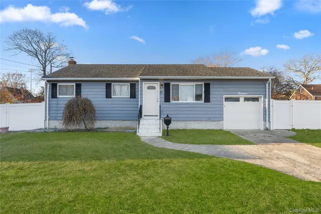 14 Platt Avenue, West Babylon, NY 11704