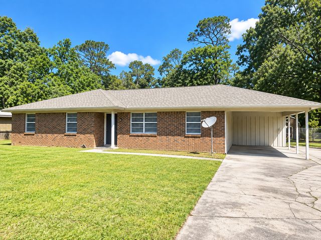 627 Georgia Ave, Hinesville, GA 31313